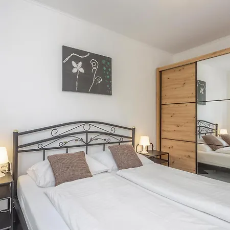 In With House Sea View Ferienhaus *