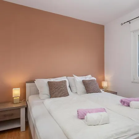 In With House Sea View * Risika