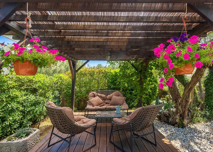 In With House Sea View *