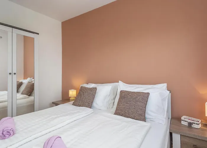 In With House Sea View リスィカ