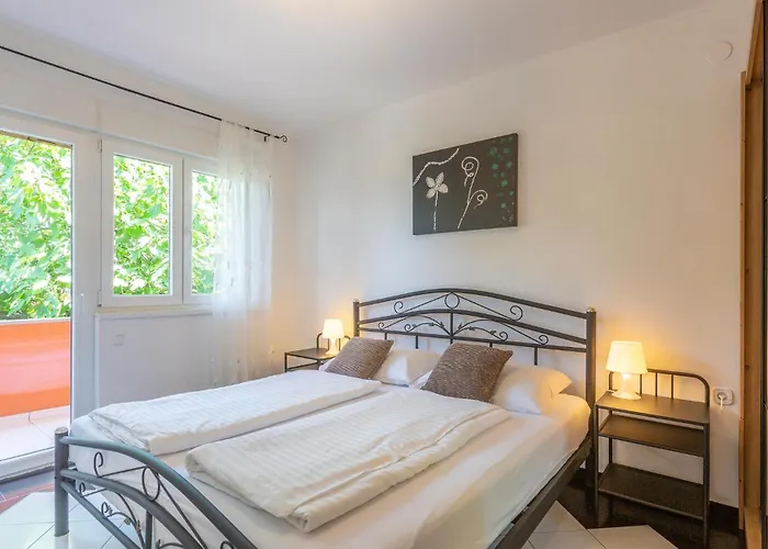 In With House Sea View 別荘